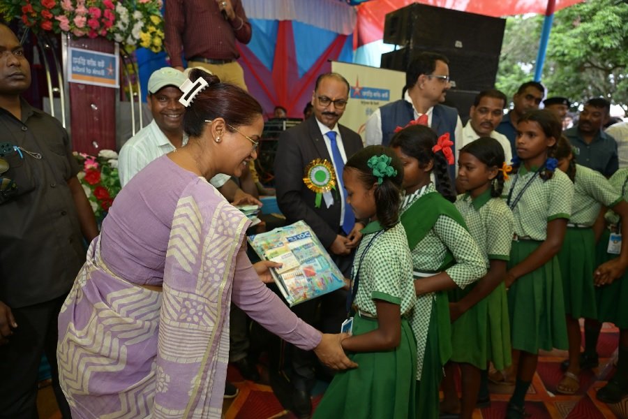 शिक्षा समाज की रीढ़ है, और परिस्थितियों से लड़ने का जज़्बा ही सफलता की कुंजी– मंत्री शिल्पी