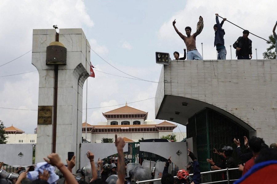 रांची के 12 लोग नेपाल में हिंसक आंदोलन के बीच फंसे, होटल के कमरे से निकलने पर पाबंदी