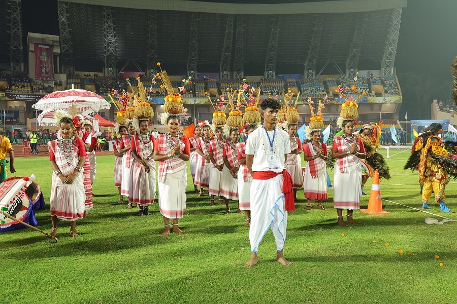रांची में SAAF चैम्पियनशिप का उद्घाटन: तस्वीरों में देखें झलकियां, जब 450 आदिवासी कलाकारों ने बिखेरा संस्कृति औऱ संगीत का समां