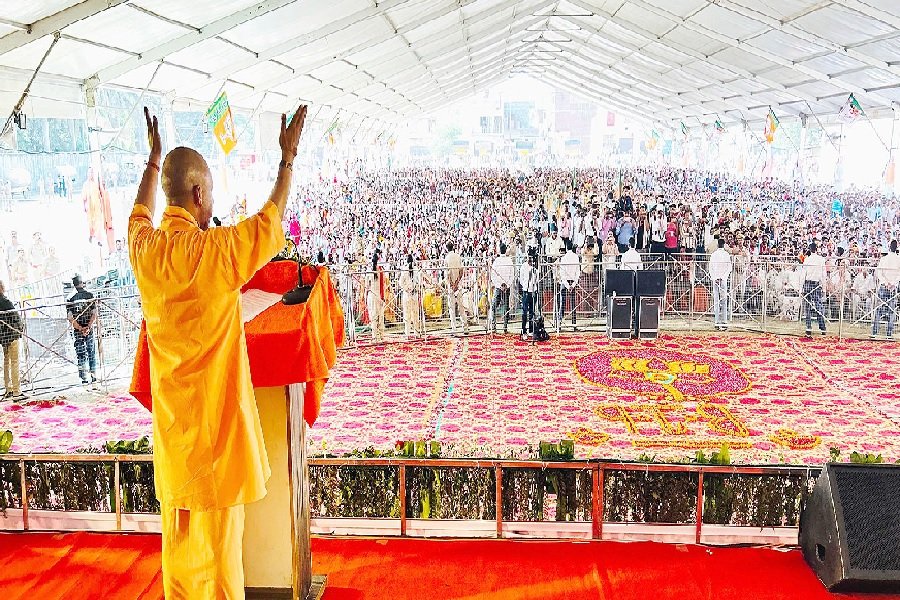 योगी सरकार का कड़ा निर्देश: अब हर स्कूल में  अनिवार्य होगा ‘वंदे मातरम्’ का गान