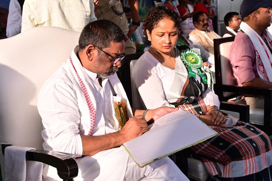 झारखंड में अब हर आदिवासी स्टूडेंट बन सकेगा डॉक्टर-इंजीनियर, यहां से करें मुफ्त कोचिंग  