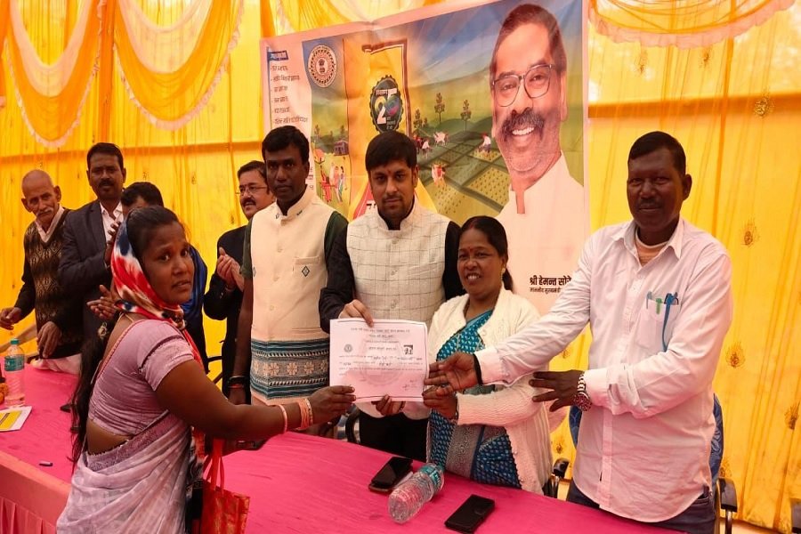 झारखंड स्थापना की रजत जयंती पर रांची में विशाल जनसेवा शिविर; “आपकी योजना, आपकी सरकार, आपके द्वार” अभियान में उत्साह