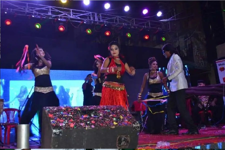 झारखंड कनेक्शन के साथ बड़ा खुलासा, सारण में आर्केस्ट्रा पर छापा, 9 नाबालिग लड़कियों को मुक्त कराया गया