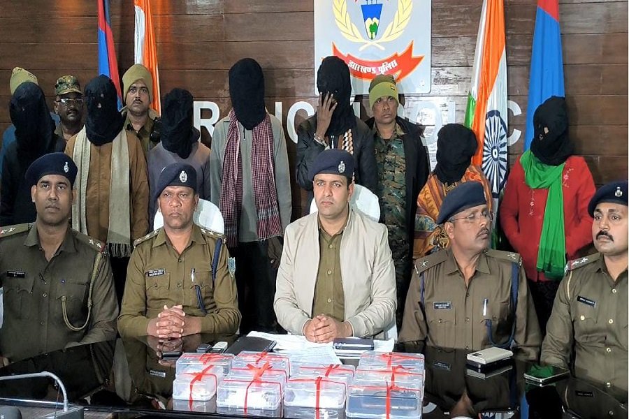 रांची में ब्राउन शुगर के खिलाफ बड़ी कार्रवाई, शांतिनगर तिरिल से 7 तस्कर गिरफ्तार