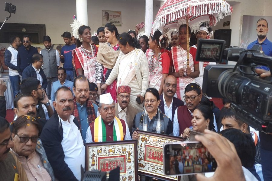 कांग्रेस स्थापना दिवस पर पेसा उत्सव: नियमावली लागू होते ही आदिवासी स्वशासन का ऐतिहासिक जश्न