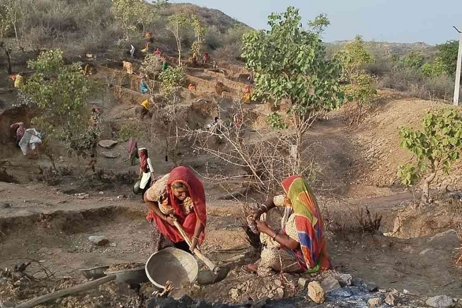 मनरेगा को खत्म करने का मुख्य उद्देश्य पूंजीपतियों और कॉर्पोरेट्स को सस्ता श्रम उपलब्ध कराना है